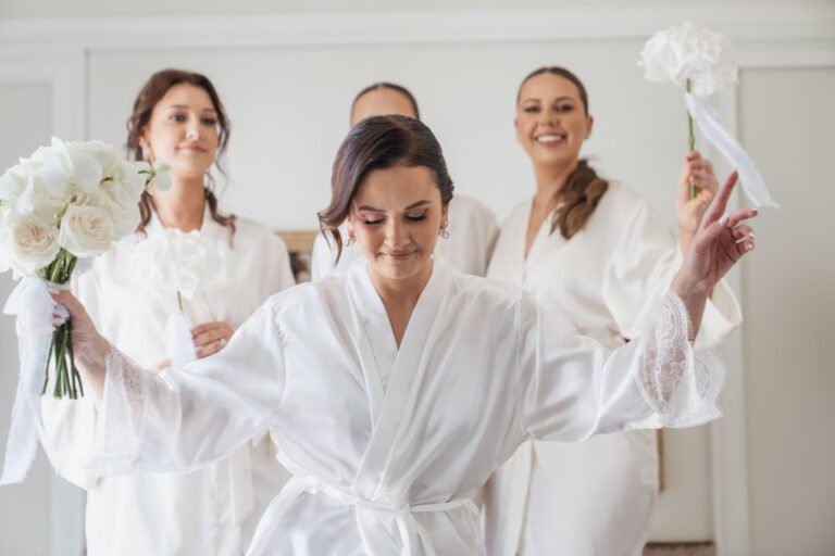 zwariowane druhny i panna młoda przed ślubem