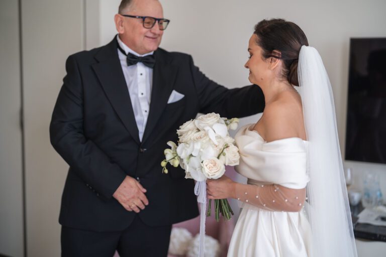 pierwsze zobaczenie panny młodej przez tatę