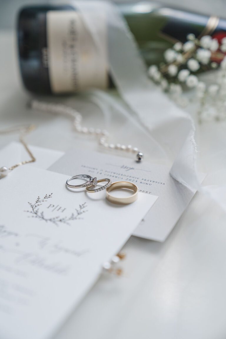 zaproszenia ślubne w stylu glamour