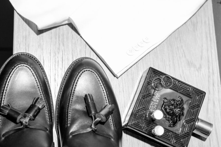 Przygotowania panny młodej do ślubu w domu