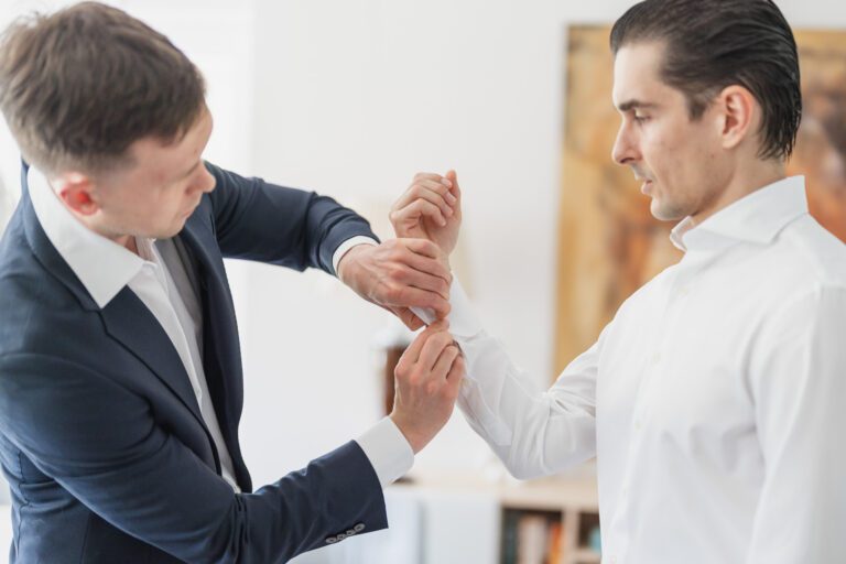 Weronika w sukni ślubnej i Karol w Mironicach