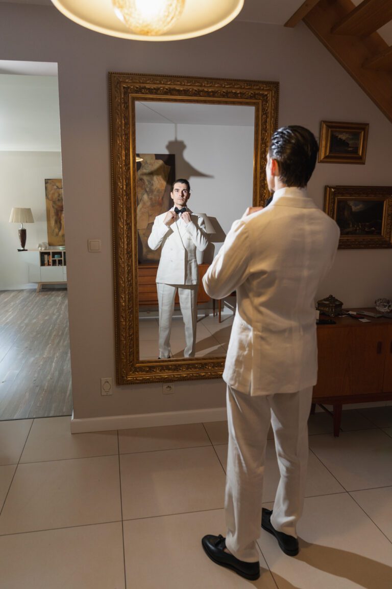 Weronika w sukni ślubnej i Karol w Mironicach