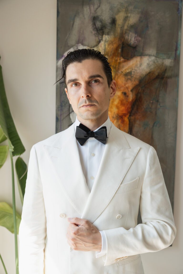 Weronika w sukni ślubnej i Karol w Mironicach