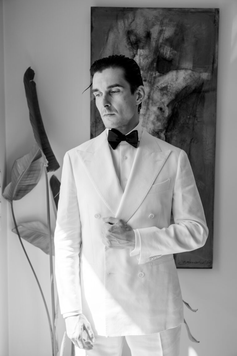 Weronika w sukni ślubnej i Karol w Mironicach