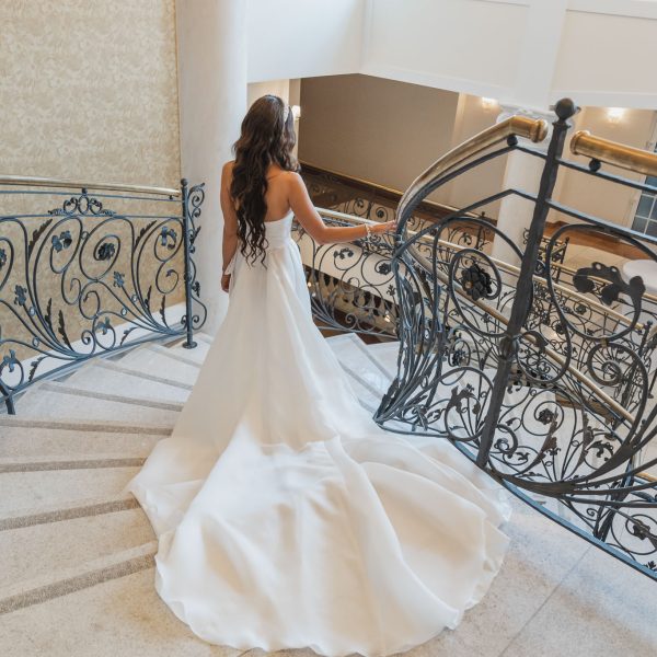 first look na schodach w hotelu Windsor